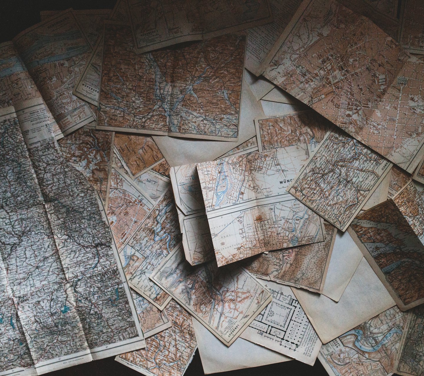 Dokumente und Landkarten